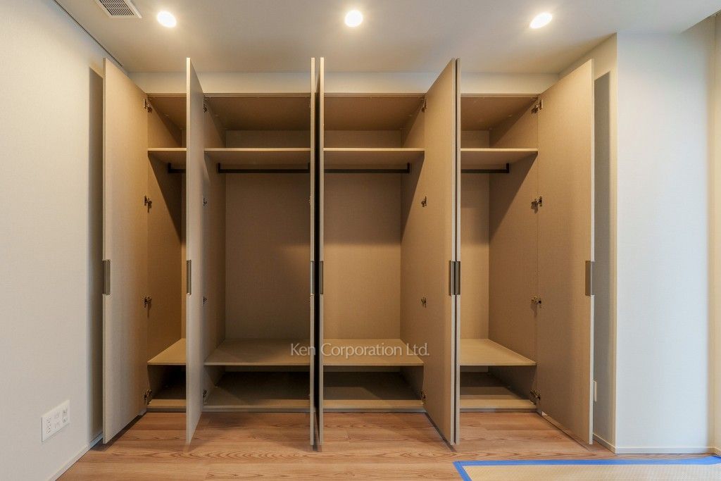 TAKANAWA GATEWAY CITY RESIDENCEの写真 クローゼット※画像は同タイプの801号室（RXタイプ・モカグレージュ）です。階数・カラータイプが異なる場合があります。 ※8階の同じ間取タイプを撮影。仕様が異なることがあります。