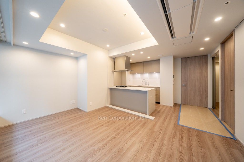 TAKANAWA GATEWAY CITY RESIDENCEの写真 リビングダイニングキッチン※画像は同タイプの801号室（RXタイプ・モカグレージュ）です。階数・カラータイプが異なる場合があります。※画像では、冷蔵庫が未設置ですが、今後設置されます。 ※8階の同じ間取タイプを撮影。仕様が異なることがあります。