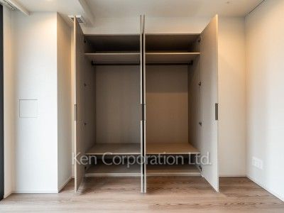 TAKANAWA GATEWAY CITY RESIDENCEの写真 クローゼット※画像は同タイプの824号室（RAタイプ・モカグレージュ）です。階数・カラータイプが異なる場合があります。 ※8階の同じ間取タイプを撮影。仕様が異なることがあります。