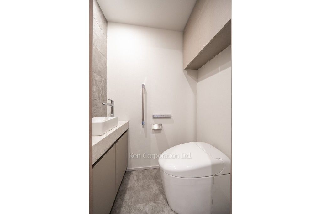 TAKANAWA GATEWAY CITY RESIDENCEの写真 トイレ※画像は同タイプの824号室（RAタイプ・モカグレージュ）です。階数・カラータイプが異なる場合があります。 ※8階の同じ間取タイプを撮影。仕様が異なることがあります。