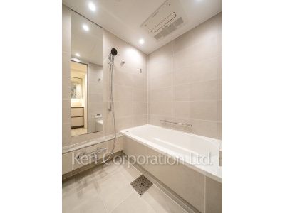 TAKANAWA GATEWAY CITY RESIDENCEの写真 バスルーム※画像は同タイプの1019号室（SFタイプ・スノーグレージュ）です。階数・カラータイプが異なる場合があります。 ※10階の同じ間取タイプを撮影。仕様が異なることがあります。