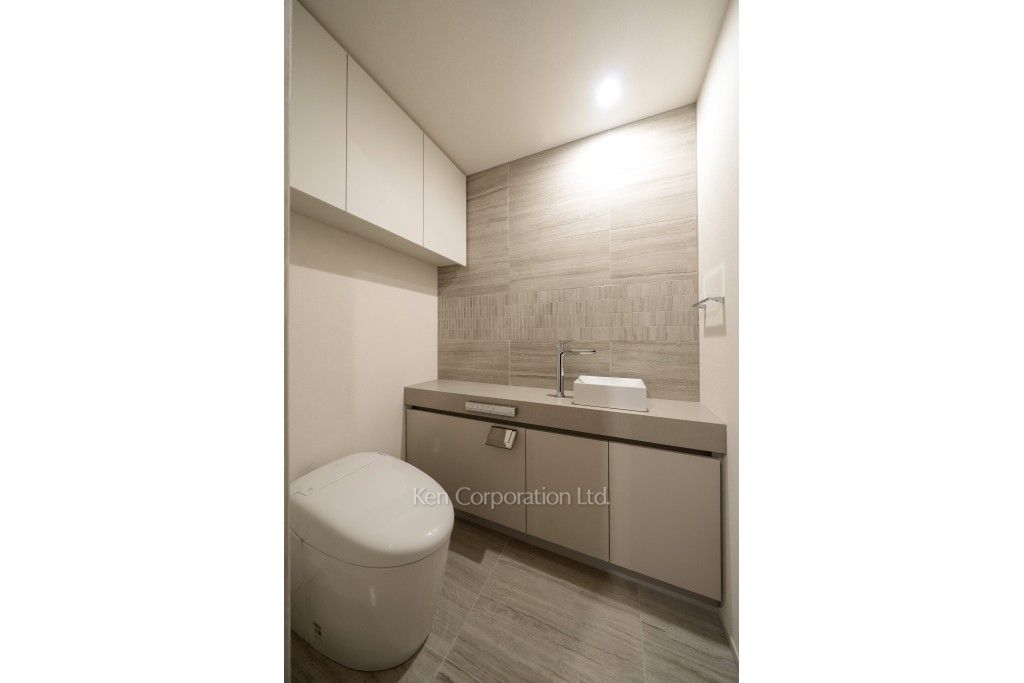 TAKANAWA GATEWAY CITY RESIDENCEの写真 トイレ※画像は同タイプの1019号室（SFタイプ・スノーグレージュ）です。階数・カラータイプが異なる場合があります。 ※10階の同じ間取タイプを撮影。仕様が異なることがあります。