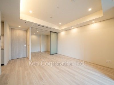 TAKANAWA GATEWAY CITY RESIDENCEの写真 リビングダイニング※画像は同タイプの1018号室（SGタイプ・スノーグレージュ）です。階数・カラータイプが異なる場合があります。 ※10階の同じ間取タイプを撮影。仕様が異なることがあります。