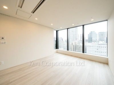 TAKANAWA GATEWAY CITY RESIDENCEの写真 マスターベッドルーム※画像は同タイプの1018号室（SGタイプ・スノーグレージュ）です。階数・カラータイプが異なる場合があります。 ※10階の同じ間取タイプを撮影。仕様が異なることがあります。