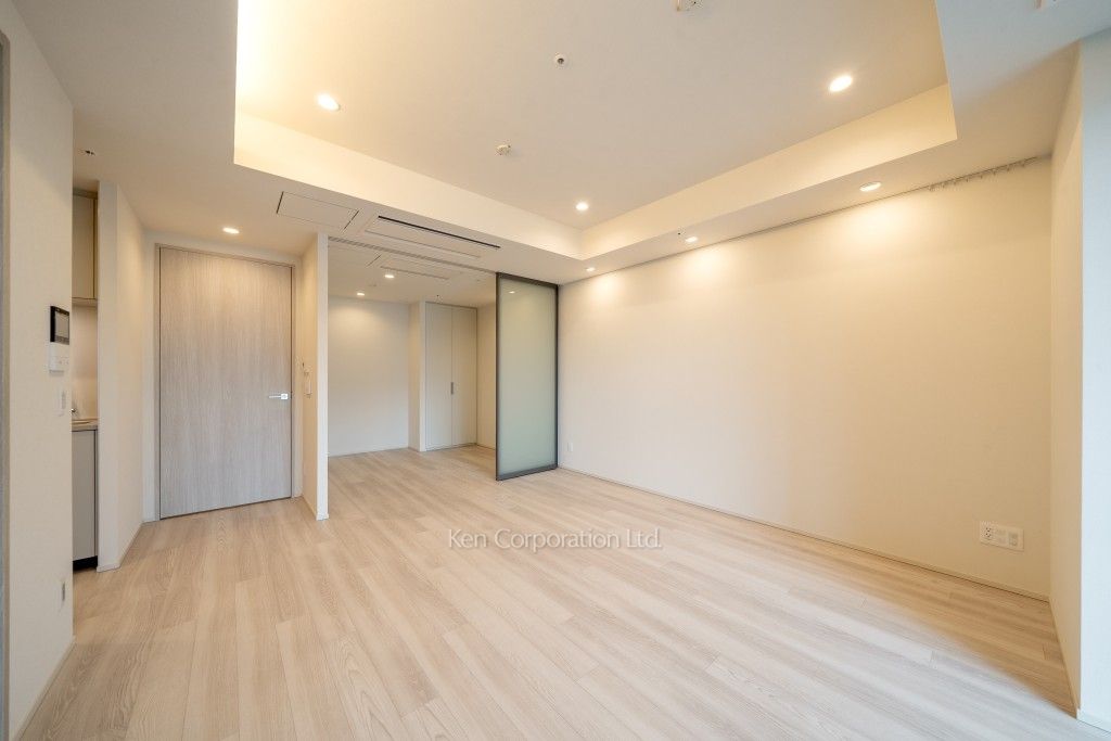 TAKANAWA GATEWAY CITY RESIDENCEの写真 リビングダイニング※画像は同タイプの1018号室（SGタイプ・スノーグレージュ）です。階数・カラータイプが異なる場合があります。 ※10階の同じ間取タイプを撮影。仕様が異なることがあります。