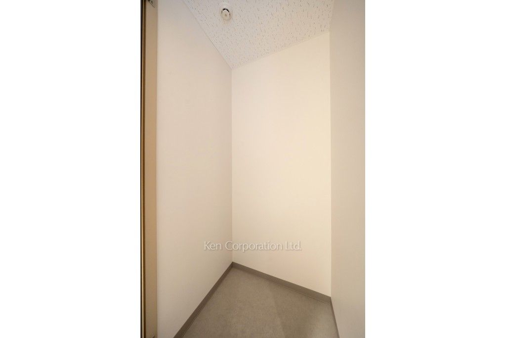 TAKANAWA GATEWAY CITY RESIDENCEの写真 デリバリートランクルーム※画像は同タイプの1017号室（SHタイプ・スノーグレージュ）です。階数・カラータイプが異なる場合があります。 ※10階の同じ間取タイプを撮影。仕様が異なることがあります。