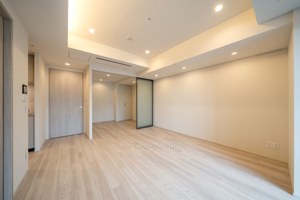 TAKANAWA GATEWAY CITY RESIDENCEの写真 リビングダイニング※画像は同タイプの1017号室（SHタイプ・スノーグレージュ）です。階数・カラータイプが異なる場合があります。 ※10階の同じ間取タイプを撮影。仕様が異なることがあります。