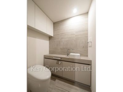 トイレ※画像は類似タイプの1018号室（SGタイプ・スノーグレージュ）です。階数・カラータイプが異なる場合があります。 ※10階の同じ間取タイプを撮影。仕様が異なることがあります。