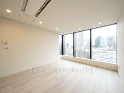 マスターベッドルーム※画像は同タイプの1017号室（SHタイプ・スノーグレージュ）です。階数・カラータイプが異なる場合があります。 ※10階の同じ間取タイプを撮影。仕様が異なることがあります。