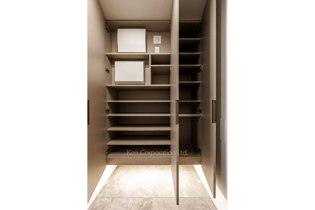 TAKANAWA GATEWAY CITY RESIDENCEの写真 シューズクローゼット ※13階の同じ間取タイプを撮影。仕様が異なることがあります。