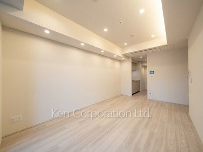 TAKANAWA GATEWAY CITY RESIDENCEの写真 リビングダイニング※画像は同タイプの1016号室（SIタイプ・スノーグレージュ）です。階数・カラータイプが異なる場合があります。 ※10階の同じ間取タイプを撮影。仕様が異なることがあります。