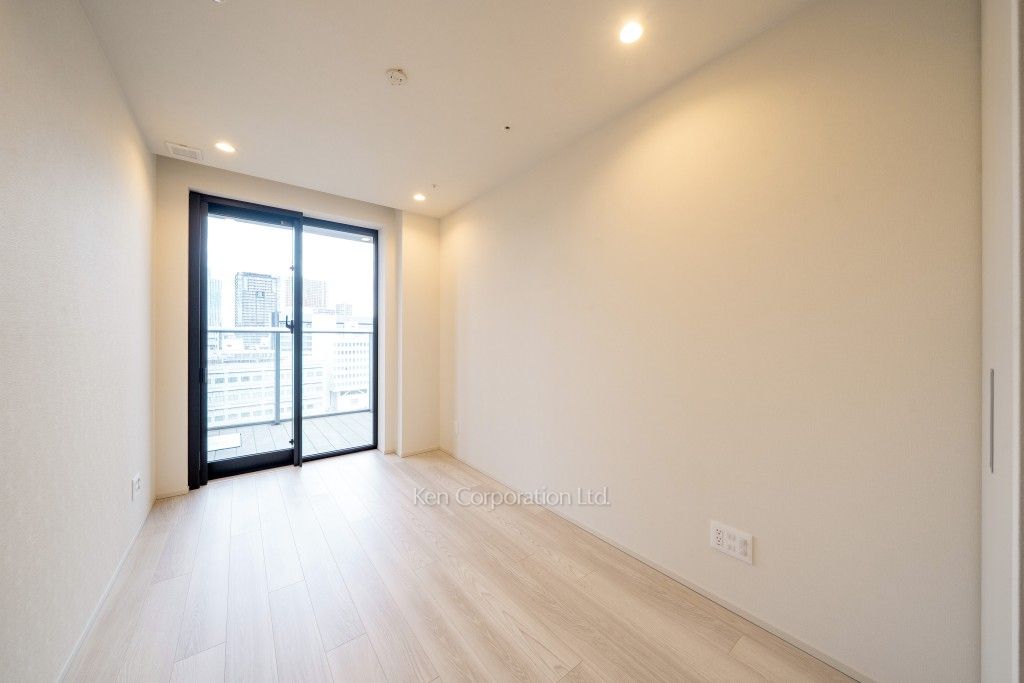 TAKANAWA GATEWAY CITY RESIDENCEの写真 ベッドルーム※画像は同タイプの1016号室（SIタイプ・スノーグレージュ）です。階数・カラータイプが異なる場合があります。 ※10階の同じ間取タイプを撮影。仕様が異なることがあります。