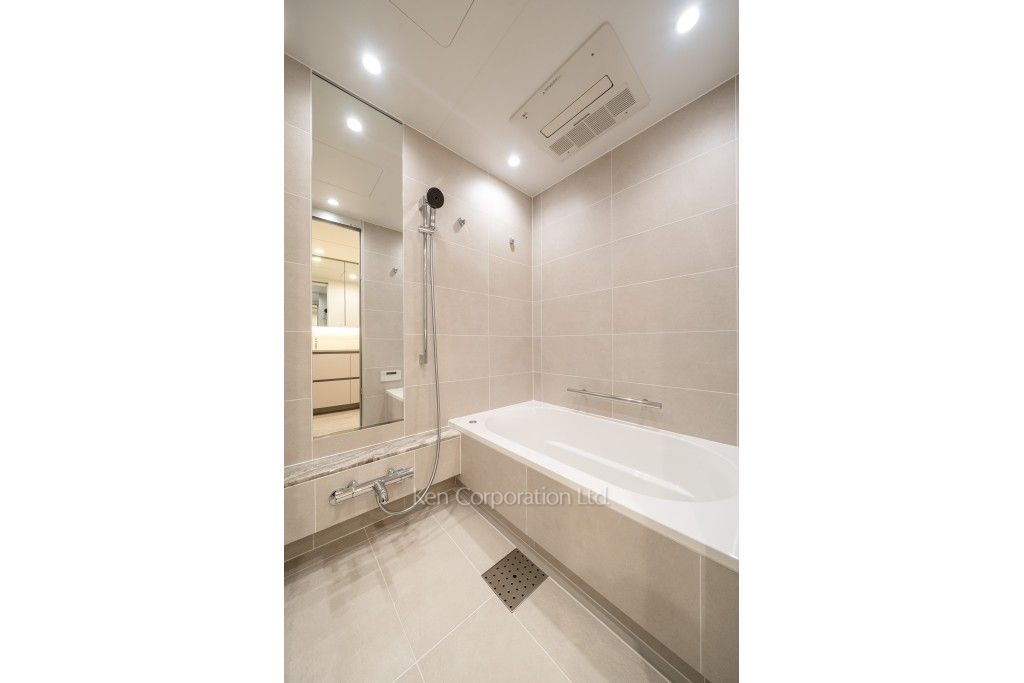 TAKANAWA GATEWAY CITY RESIDENCEの写真 バスルーム※画像は同タイプの1016号室（SIタイプ・スノーグレージュ）です。階数・カラータイプが異なる場合があります。 ※10階の同じ間取タイプを撮影。仕様が異なることがあります。