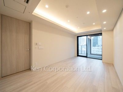 TAKANAWA GATEWAY CITY RESIDENCEの写真 リビングダイニング※画像は同タイプの1016号室（SIタイプ・スノーグレージュ）です。階数・カラータイプが異なる場合があります。 ※10階の同じ間取タイプを撮影。仕様が異なることがあります。