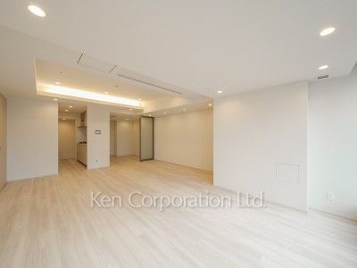 TAKANAWA GATEWAY CITY RESIDENCEの写真 リビングダイニング※画像は同タイプの1014号室（SKタイプ・スノーグレージュ）です。階数・カラータイプが異なる場合があります。 ※10階の同じ間取タイプを撮影。仕様が異なることがあります。