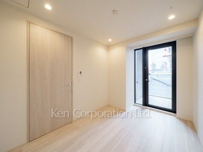 TAKANAWA GATEWAY CITY RESIDENCEの写真 ベッドルーム※画像は同タイプの1014号室（SKタイプ・スノーグレージュ）です。階数・カラータイプが異なる場合があります。 ※10階の同じ間取タイプを撮影。仕様が異なることがあります。