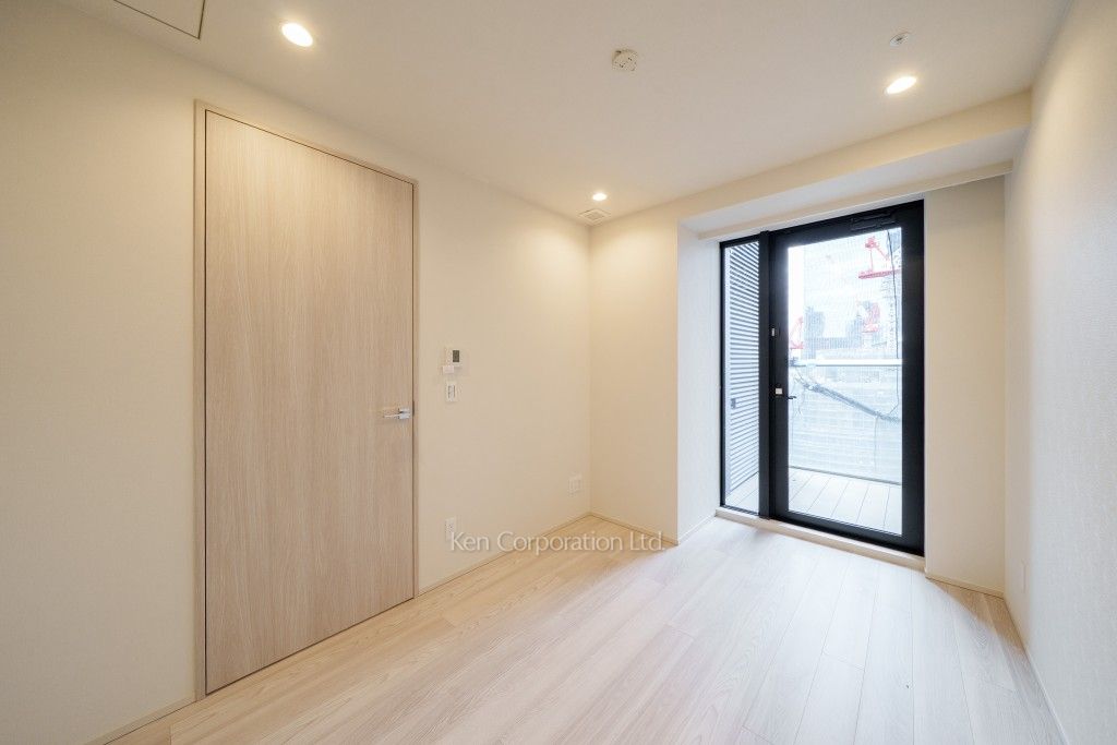 TAKANAWA GATEWAY CITY RESIDENCEの写真 ベッドルーム※画像は同タイプの1014号室（SKタイプ・スノーグレージュ）です。階数・カラータイプが異なる場合があります。 ※10階の同じ間取タイプを撮影。仕様が異なることがあります。