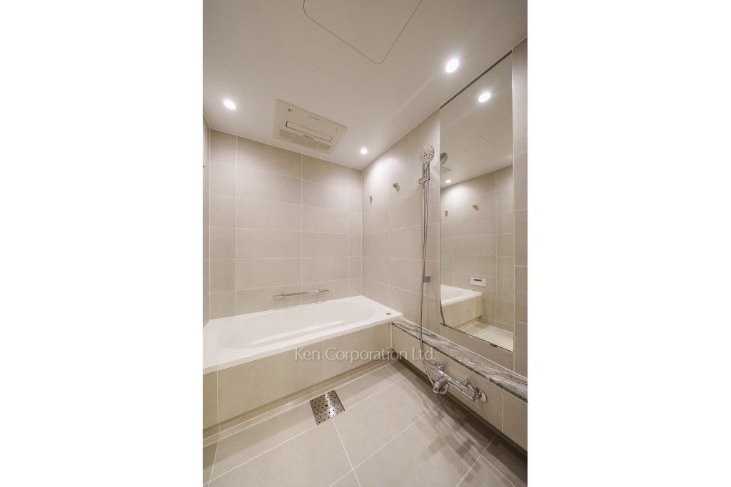 TAKANAWA GATEWAY CITY RESIDENCEの写真 バスルーム※画像は同タイプの1014号室（SKタイプ・スノーグレージュ）です。階数・カラータイプが異なる場合があります。 ※10階の同じ間取タイプを撮影。仕様が異なることがあります。