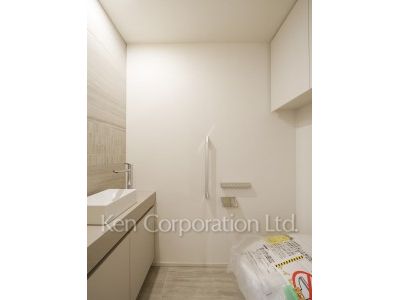 TAKANAWA GATEWAY CITY RESIDENCEの写真 トイレ※画像は同タイプの1013号室（SLタイプ・スノーグレージュ）です。階数・カラータイプが異なる場合があります。 ※10階の同じ間取タイプを撮影。仕様が異なることがあります。