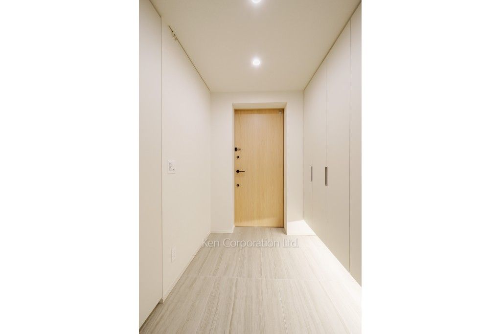 TAKANAWA GATEWAY CITY RESIDENCEの写真 玄関※画像は同タイプの1013号室（SLタイプ・スノーグレージュ）です。階数・カラータイプが異なる場合があります。 ※10階の同じ間取タイプを撮影。仕様が異なることがあります。