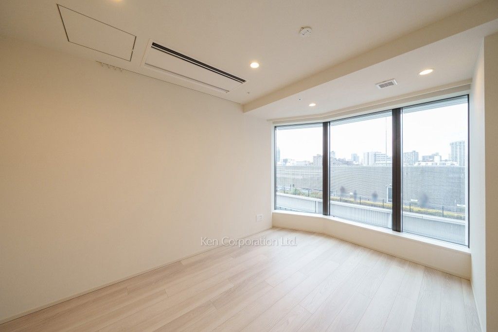 TAKANAWA GATEWAY CITY RESIDENCEの写真 マスターベッドルーム※画像は同タイプの1013号室（SLタイプ・スノーグレージュ）です。階数・カラータイプが異なる場合があります。 ※10階の同じ間取タイプを撮影。仕様が異なることがあります。