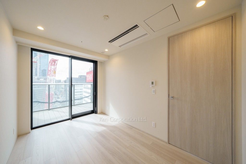 TAKANAWA GATEWAY CITY RESIDENCEの写真 ベッドルーム※画像は同タイプの1013号室（SLタイプ・スノーグレージュ）です。階数・カラータイプが異なる場合があります。 ※10階の同じ間取タイプを撮影。仕様が異なることがあります。