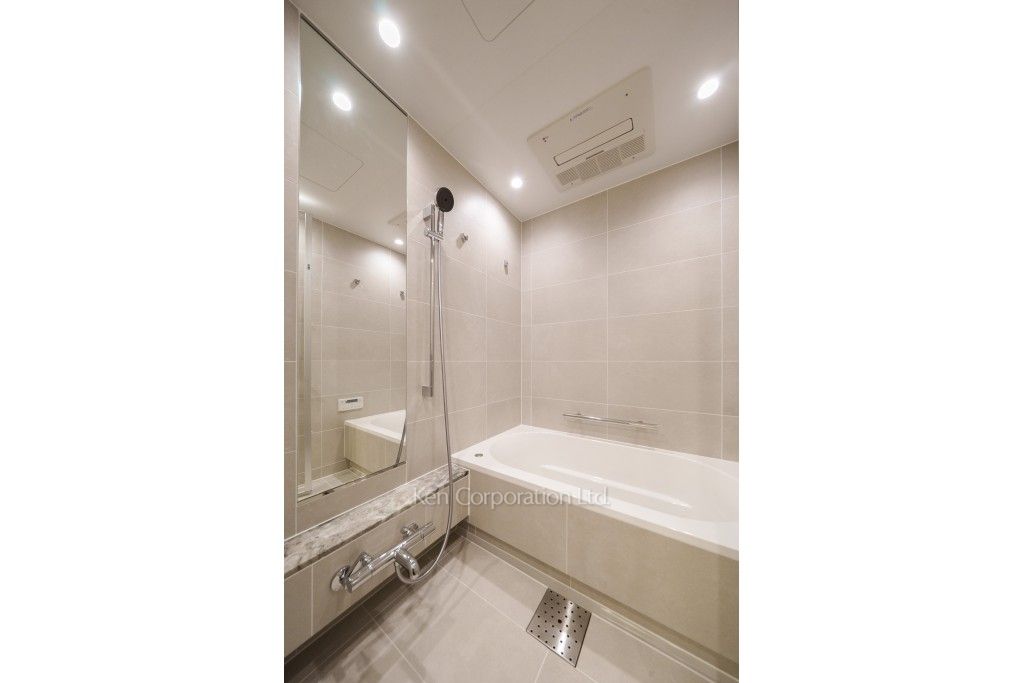 TAKANAWA GATEWAY CITY RESIDENCEの写真 バスルーム※画像は同タイプの1013号室（SLタイプ・スノーグレージュ）です。階数・カラータイプが異なる場合があります。 ※10階の同じ間取タイプを撮影。仕様が異なることがあります。