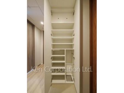 麻布台ヒルズ レジデンスBの写真 シューズクローゼット