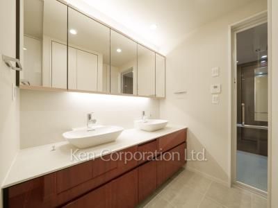 パウダールーム