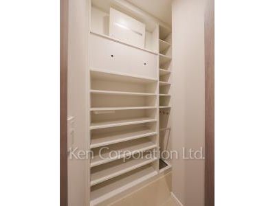 麻布台ヒルズ レジデンスBの写真 シューズインクローゼット