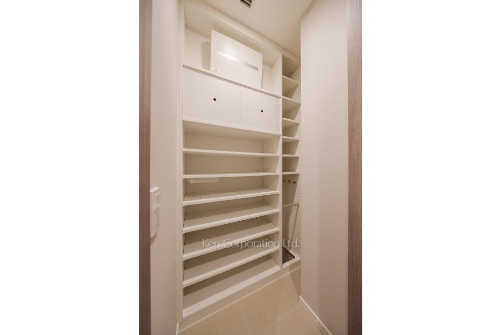 麻布台ヒルズ レジデンスBの写真 シューズインクローゼット