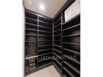 ザ・パークハウス千代田六番町の写真 シューズインクローゼット