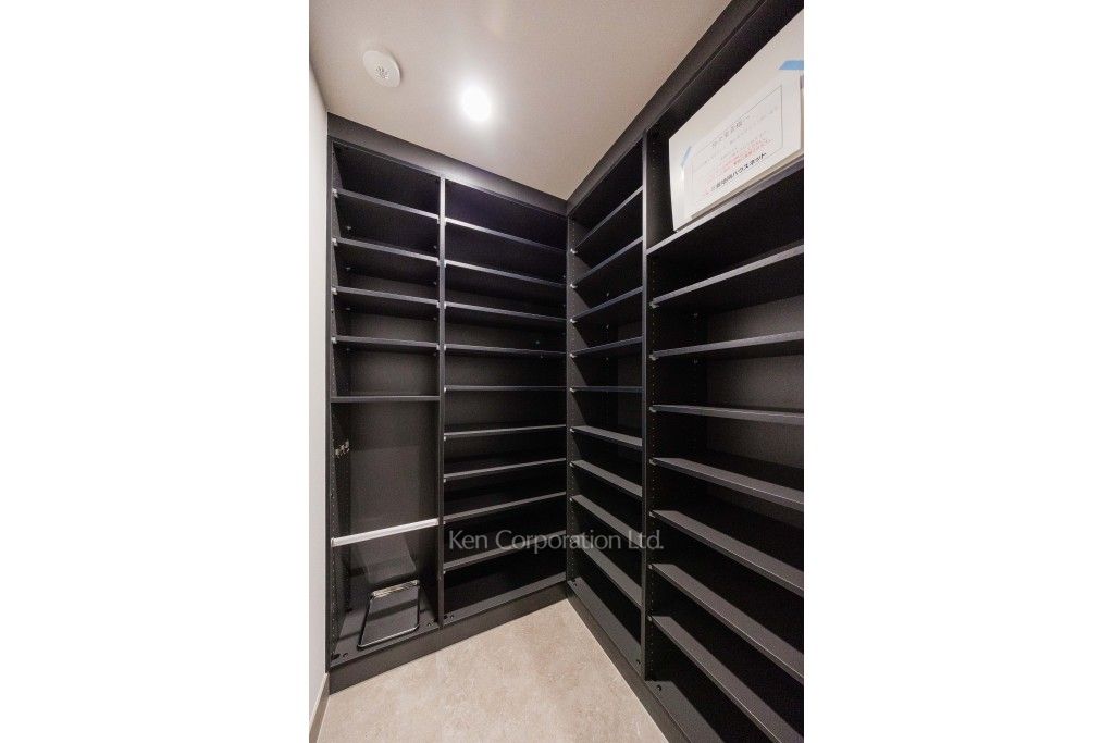 ザ・パークハウス千代田六番町の写真 シューズインクローゼット