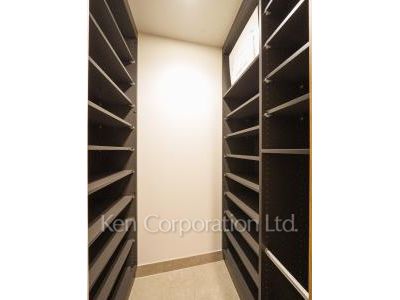 ザ・パークハウス千代田六番町の写真 シューズインクローゼット