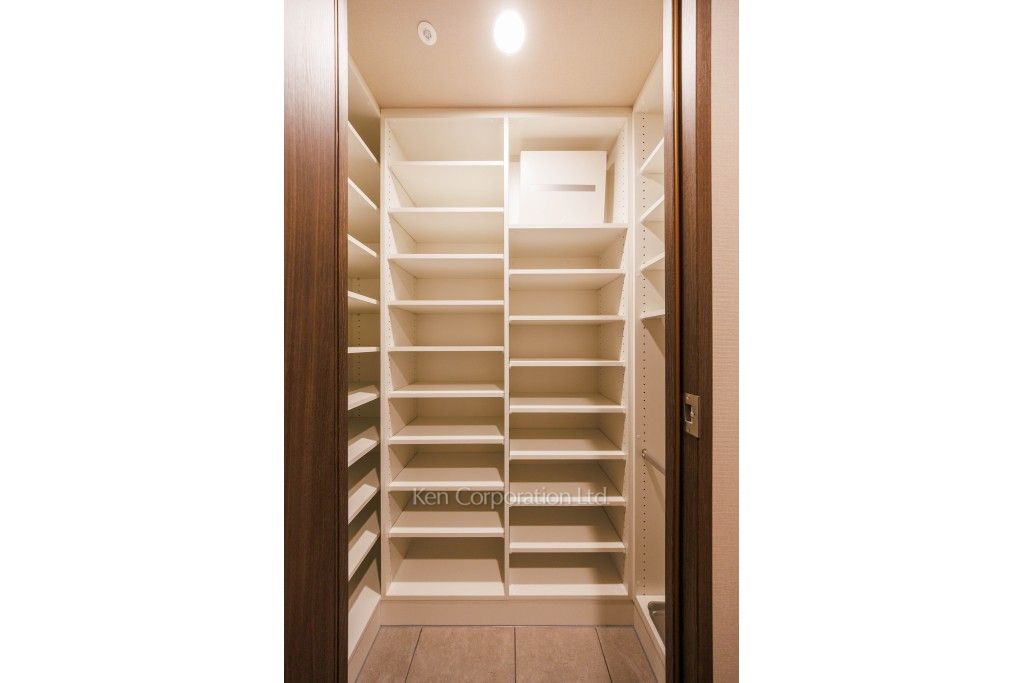 Brillia ist 池尻大橋の写真 シューズインクローゼット