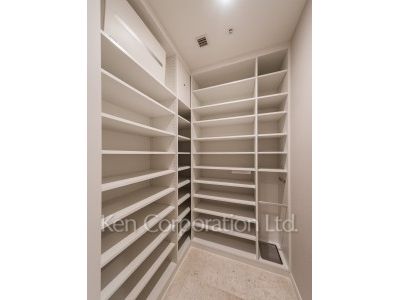 麻布台ヒルズ レジデンスBの写真 シューズインクローゼット