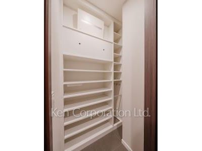 麻布台ヒルズ レジデンスBの写真 シューズインクローゼット