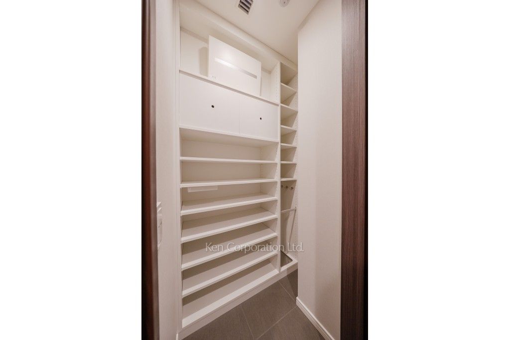 麻布台ヒルズ レジデンスBの写真 シューズインクローゼット