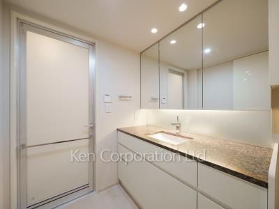 パウダールーム