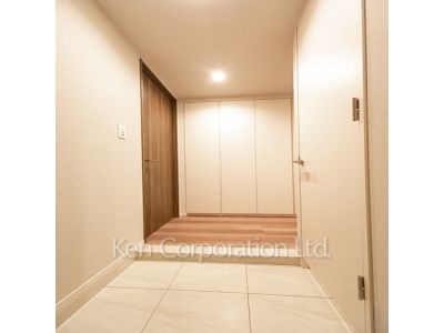 玄関 ※写真・画像は実際と異なる場合がございます。部屋写真は同一タイプのものです。（ただし、画像中にタイプ名の記載がある場合はその記載内容を優先します。）