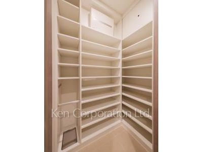 麻布台ヒルズ レジデンスBの写真 シューズインクローゼット