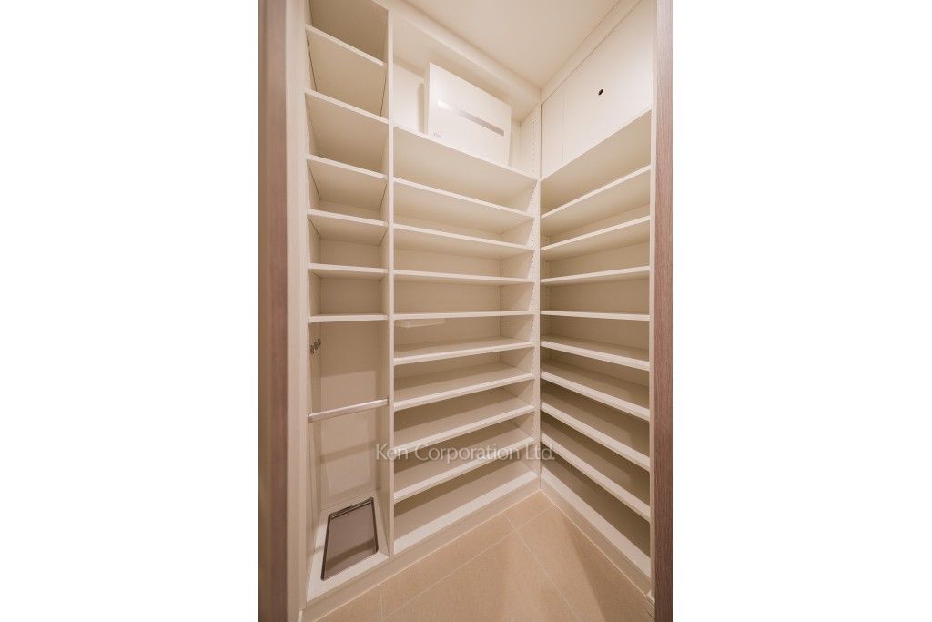 麻布台ヒルズ レジデンスBの写真 シューズインクローゼット