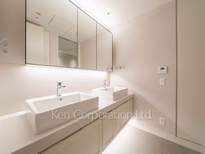 パウダールーム