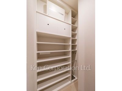 麻布台ヒルズ レジデンスBの写真 シューズインクローゼット