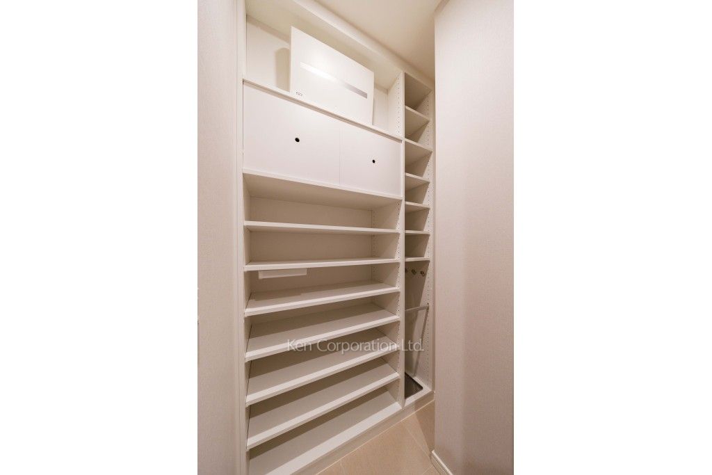 麻布台ヒルズ レジデンスBの写真 シューズインクローゼット