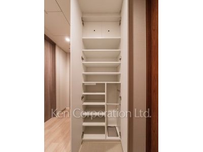 麻布台ヒルズ レジデンスBの写真 シューズクローゼット