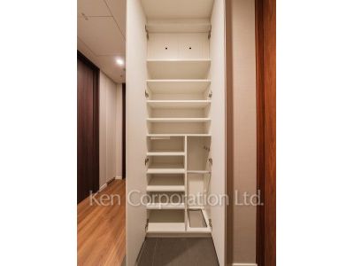 麻布台ヒルズ レジデンスBの写真 シューズクローゼット