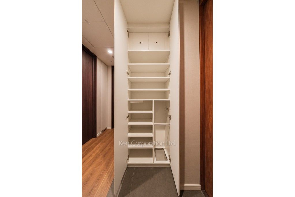 麻布台ヒルズ レジデンスBの写真 シューズクローゼット