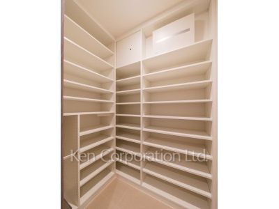 麻布台ヒルズ レジデンスBの写真 シューズインクローゼット