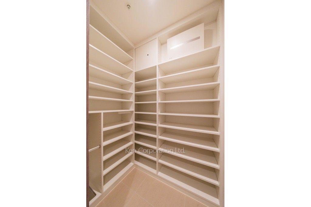 麻布台ヒルズ レジデンスBの写真 シューズインクローゼット